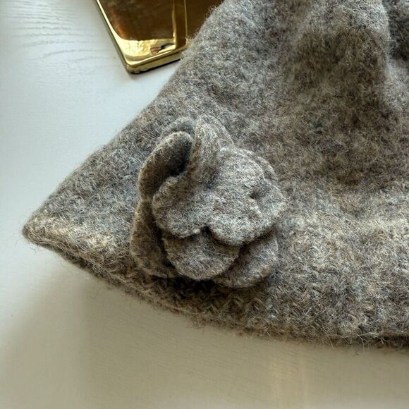 Barbour Hat Womens Gray Rose Clouche Lambs Wool Made‎ in Scotland - Picture 2 of 8